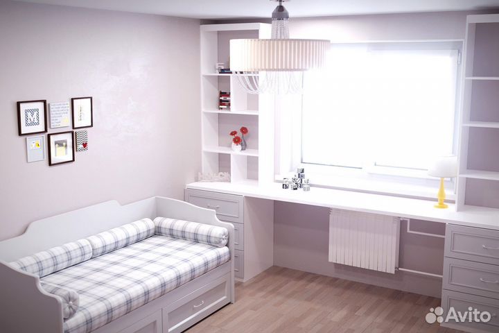 Стол и др мебель в детскую