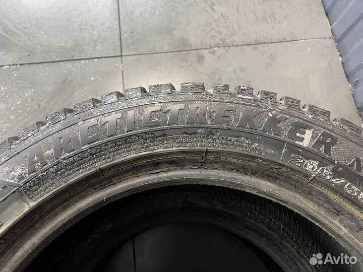 Maxxis ArcticTrekker NP3 205/55 R16 94T