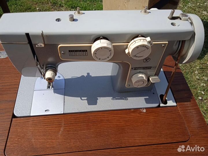 Швейная машина подольск 142