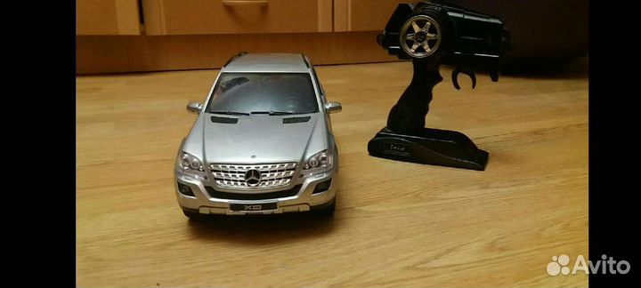 Радиоуправляемая машина Mercedes-Benz ML