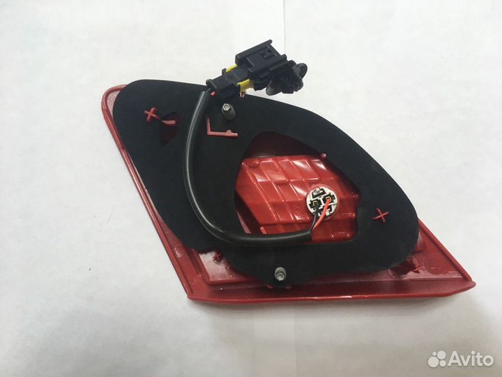 Peugeut 408 1 поколение 20012-2017 года выпуска