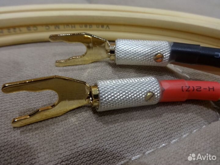 Van den Hul CS-122 Hybrid Акустический кабель