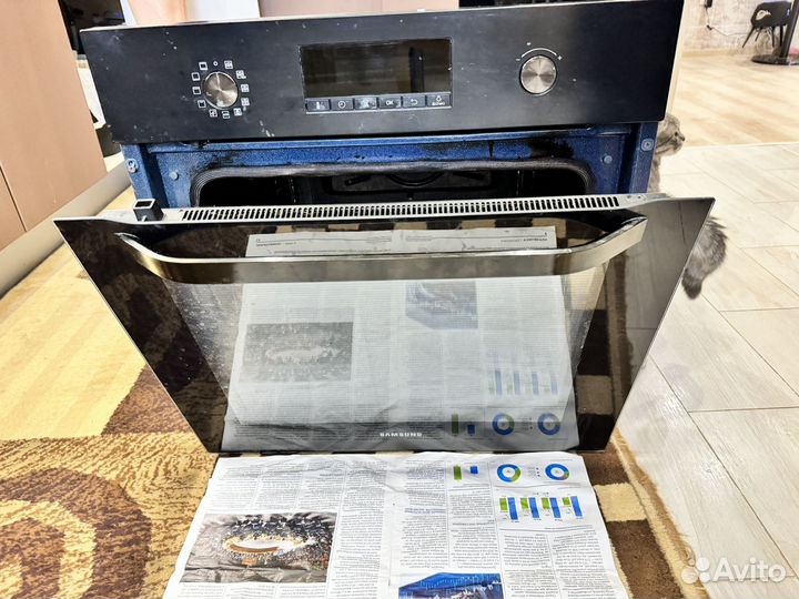 Духовой шкаф Samsung NV70K3370BB