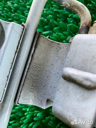 Петля двери передняя правая Porsche Cayenne 955