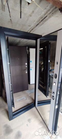 Дверь 10см входная 86я металлическая с зеркалом