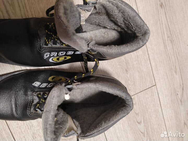 Лыжные ботинки