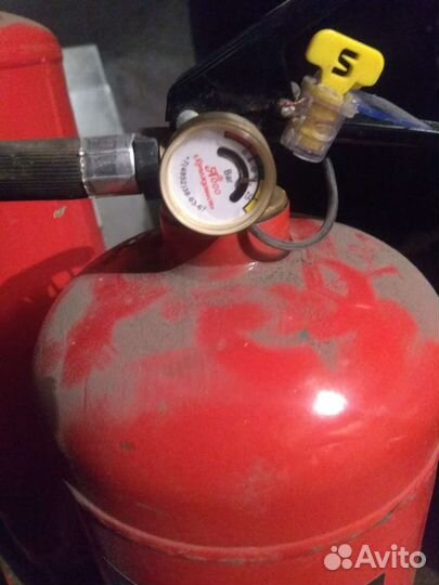 Огнетушители б/у, подставки