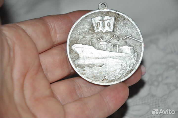 Чашка с блюдцем 1966 г агитац. СССР, медали