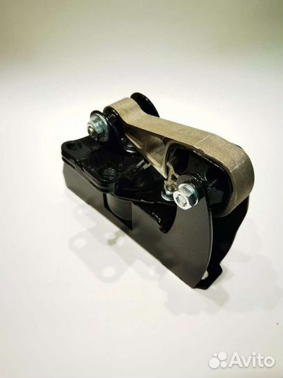 Опора двигателя правая на ford focus mazda3 kuga