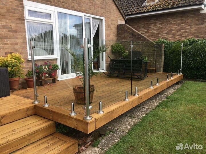 Ограждение лестницы из стекла