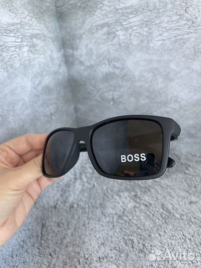 Солнцезащитные очки мужские Boss
