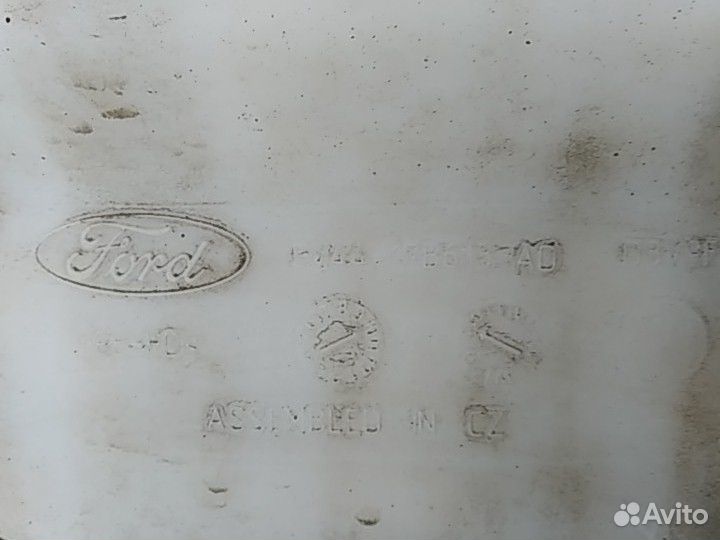 Бачок омывателя Ford Kuga
