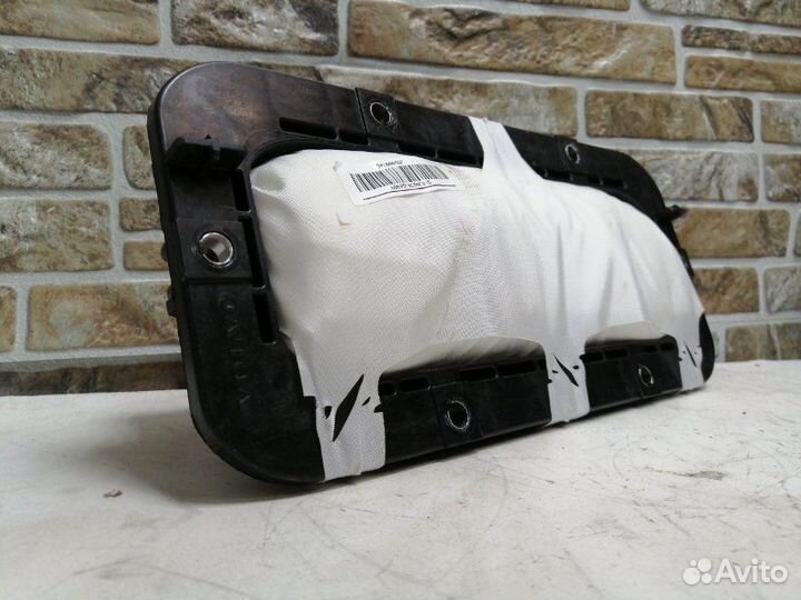 Подушка безопасности пассажирская (в торпедо) Volv