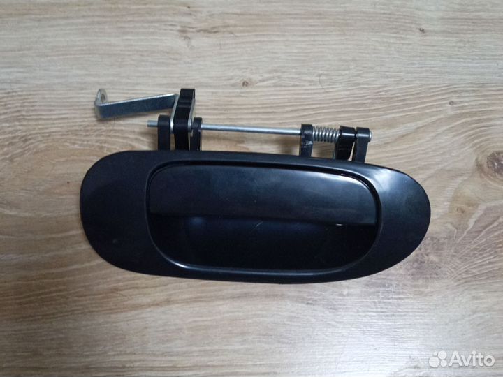 Митсубиси спейс стар ручка двери наружная