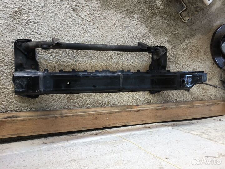 Усилитель бампера Mercedes ML63 w166