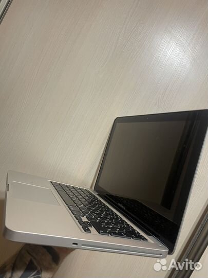 Apple MacBook Pro 13 (i5/1000Гб/4озу)