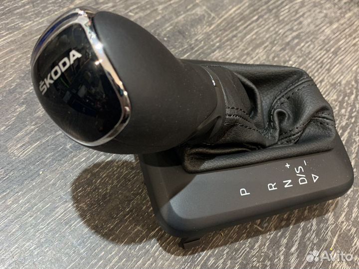 Ручка АКПП Skoda Rapid