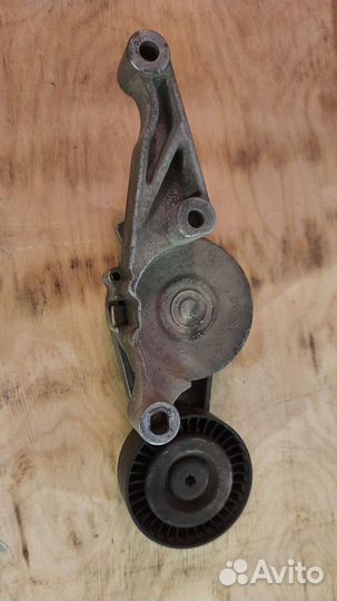 Натяжной ролик volkswagen t5