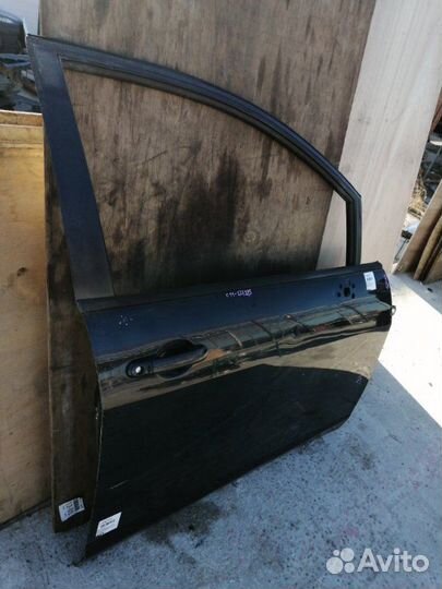 Дверь передняя правая Nissan Tiida C11