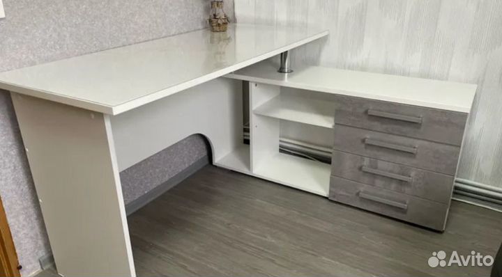 Стол письменный от производителя в наличии