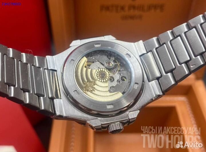 Часы Patek Philippe Nautilus