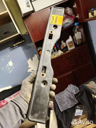 Площадка под номер Lexus Is200