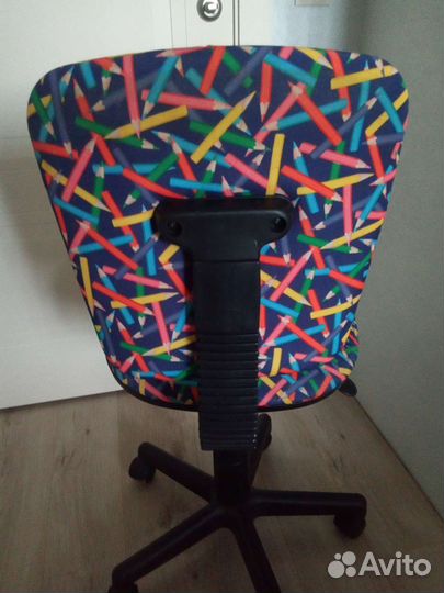 Компьютерное кресло для школьника