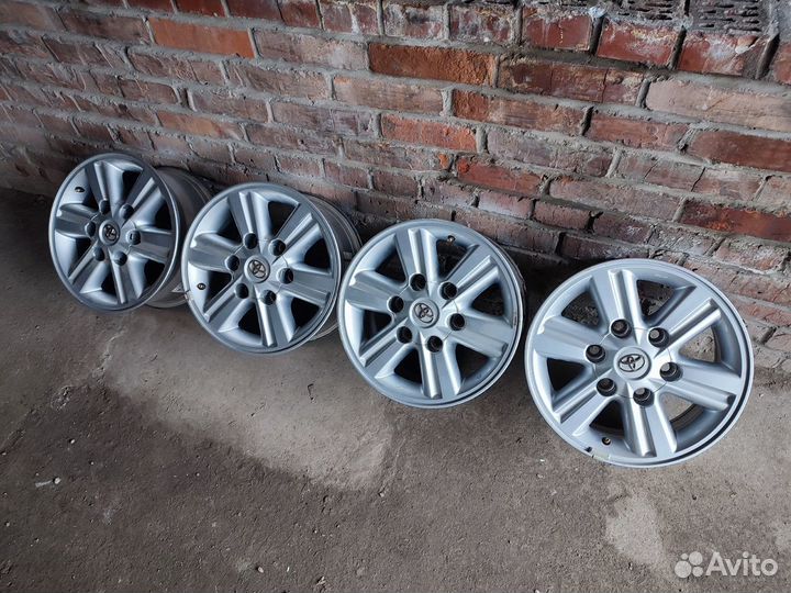 Оригинальные литые диски Toyota Hilux R15 6х139.7