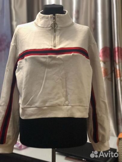 Толстовки укороченные б/у цена за 4 шт