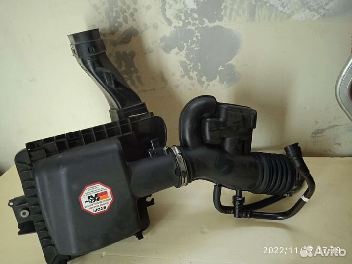 Корпус воздушного фильтра Ford Mustang 5