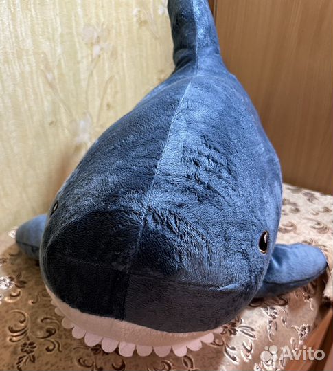 Мягкая плюшевая игрушка-подушка акула с биркой