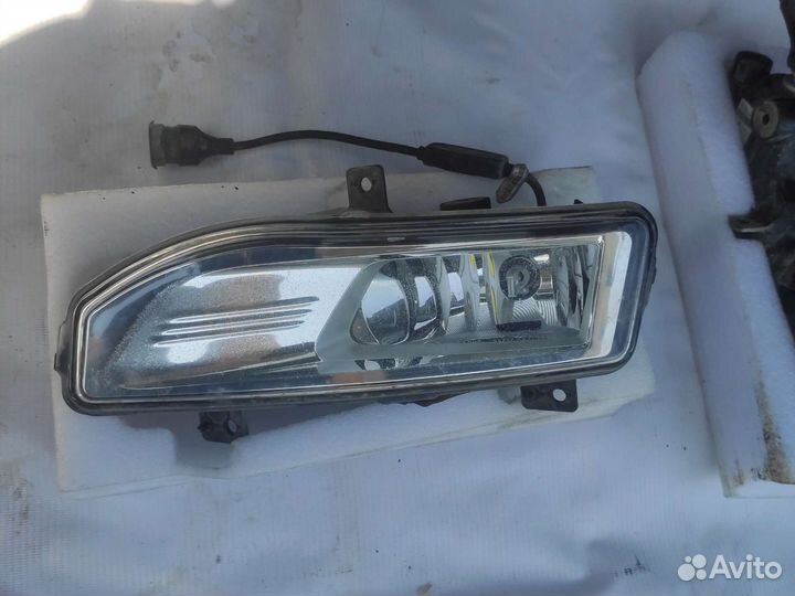 Противотуманные фары Nissan Serena c27