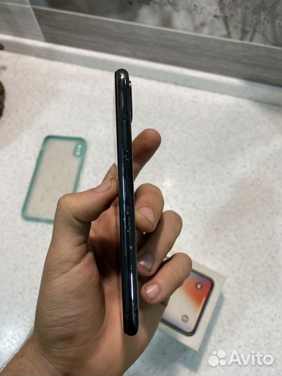 Телефон iPhone 10