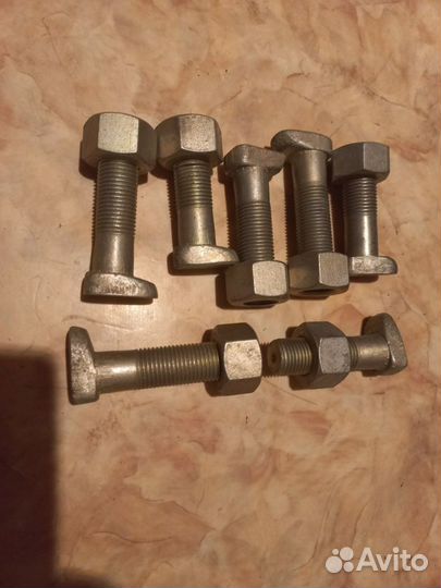 Шпилька (костыли) на супер маз