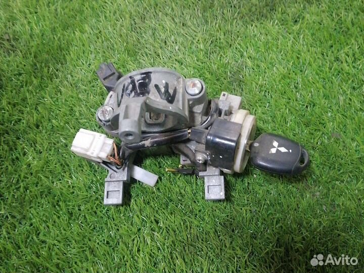 Замок зажигания Паджеро 4 v98w