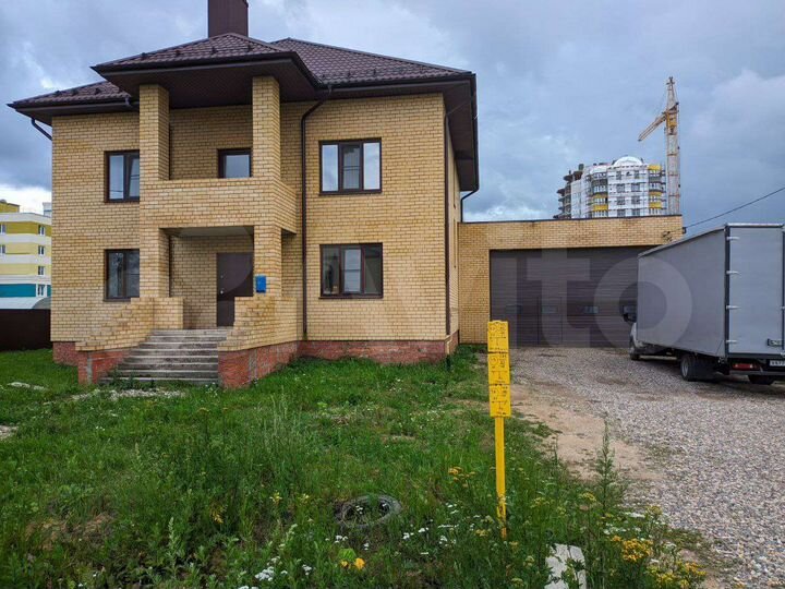 Коттедж 380 м² на участке 15 сот.