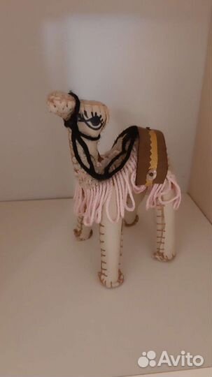 Фигурка верблюда