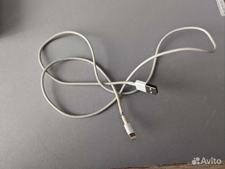 Наушники Apple AirPods 2 with charging case