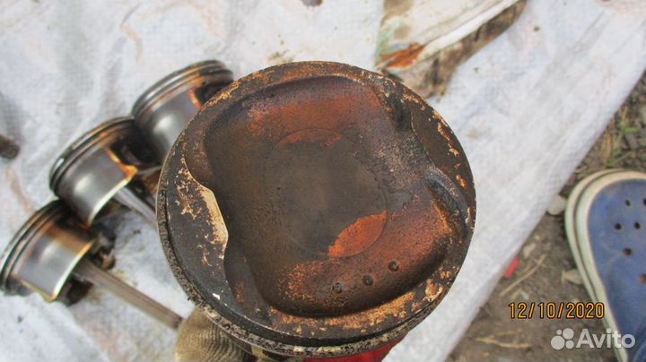 Поршень С шатуном ниссан MR20