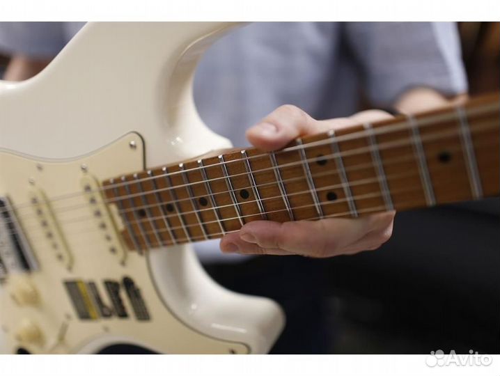 Mooer gtrs S801 White - Электрогитара со встроенны