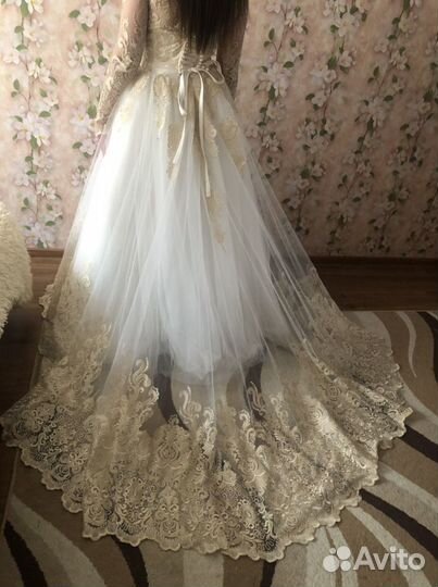 Свадебное платье