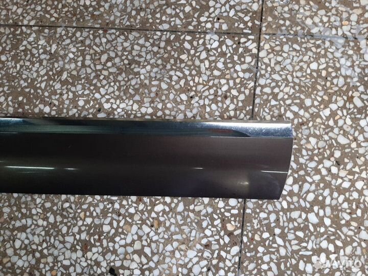 Накладка двери передней правой VW Touareg