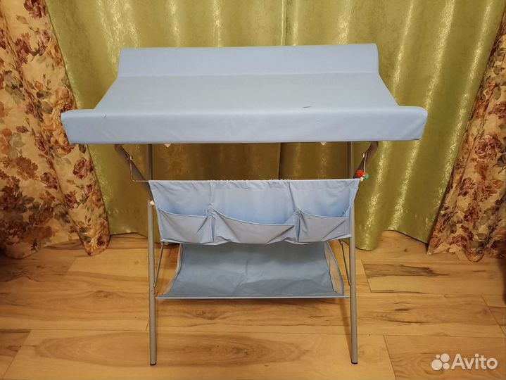 Пеленальный столик