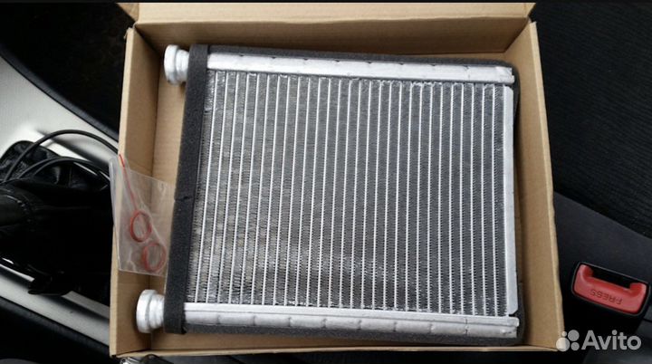 Радиатор отопителя Sat. Toyota Avensis