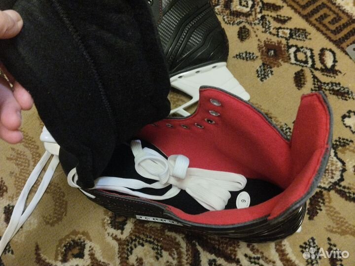 Хоккейные коньки bauer