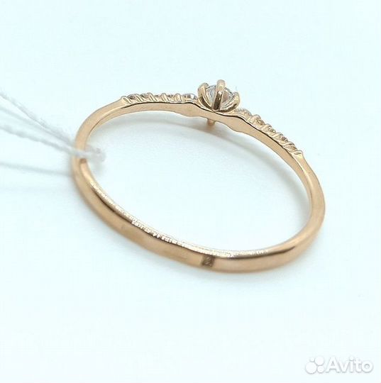 Золотое кольцо с камнем 18,5р