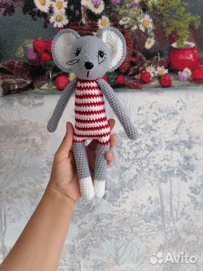 Вязаная игрушка мышка