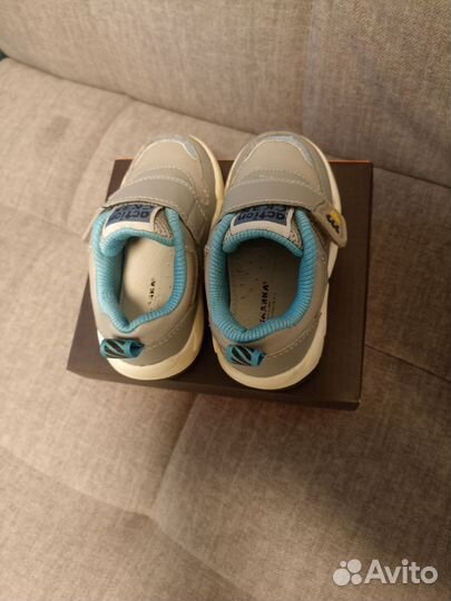 Кроссовки детские