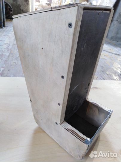 Кормушка для кроликов