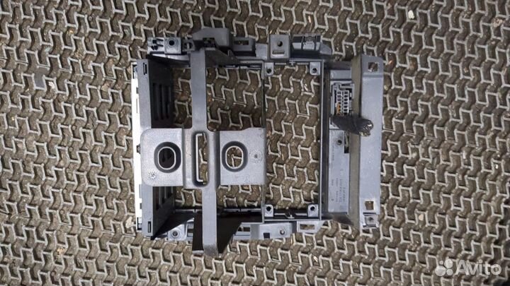 Кронштейн магнитолы Volkswagen Golf 4, 1998